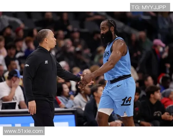 快船遭遇三连败泰伦卢赛后对比尔的评价引发热议